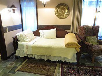 Stone Chalet B&B Inn And Event Center Ann Arbor Eksteriør bilde