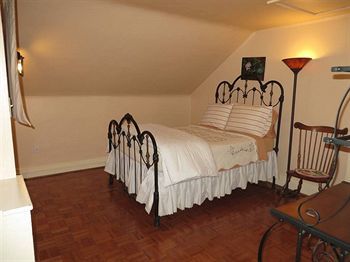 Stone Chalet B&B Inn And Event Center Ann Arbor Eksteriør bilde