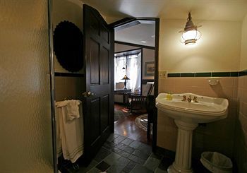 Stone Chalet B&B Inn And Event Center Ann Arbor Eksteriør bilde